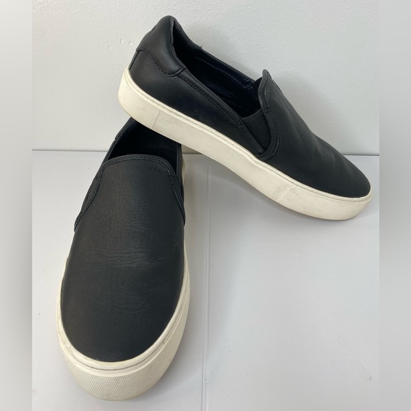 UGG Jass  Black Slip-On Sneakers - Picture 2 of 9